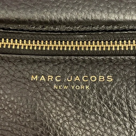 Marc Jacobs Magnetic Bag - Picture 4 of 14